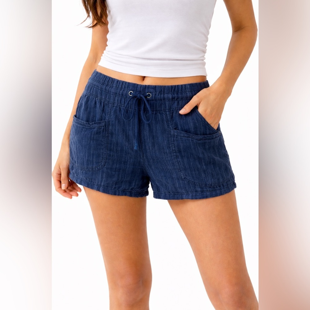 Athleta Cabo Linen Textured 4" Shorts in Blue - Size 2